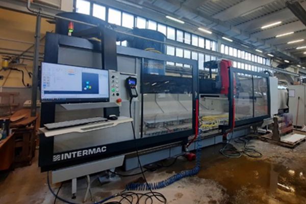 cnc-obdelava01753B2376-D553-8D6B-02E9-3BA85F43CE8E.jpg